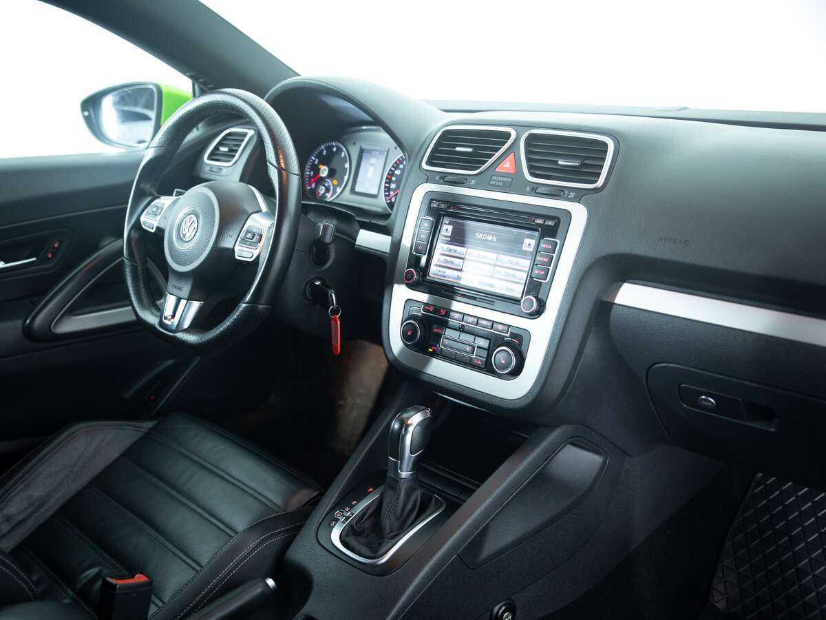 Купить Volkswagen Scirocco с пробегом. Фото: #16