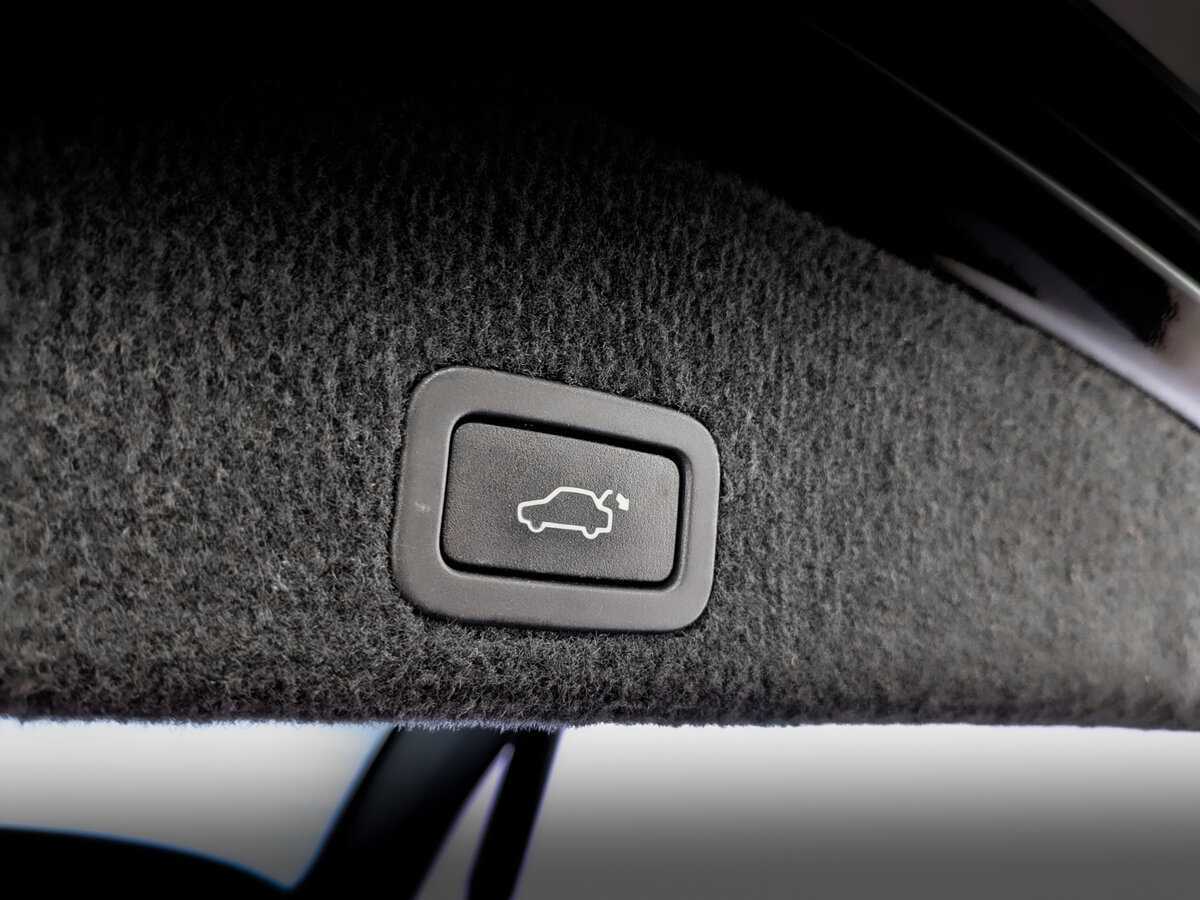 Купить Volvo XC60 с пробегом. Фото: #24