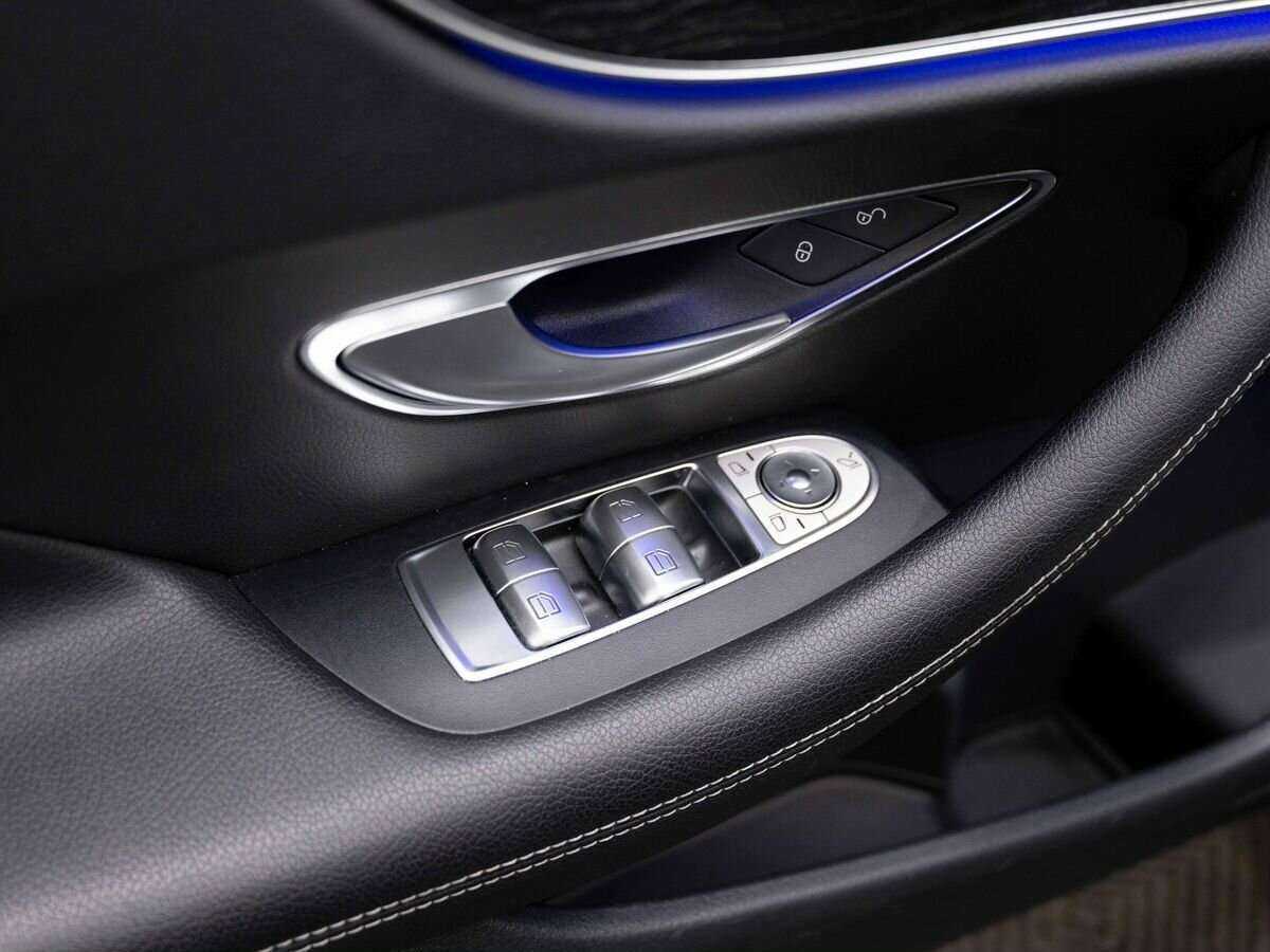 Купить Mercedes-Benz E-Класс с пробегом. Фото: #19