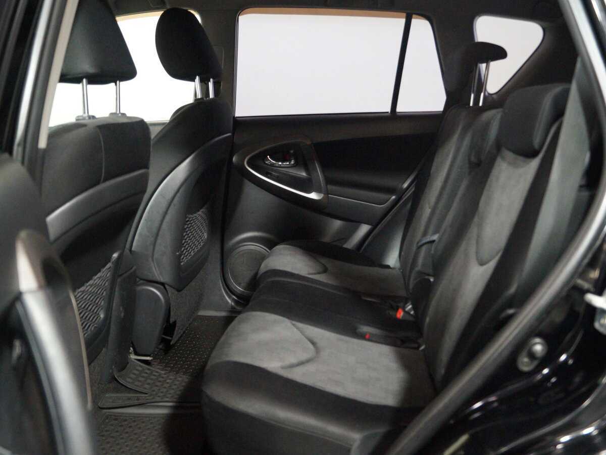 Купить Toyota RAV4 с пробегом. Фото: #9