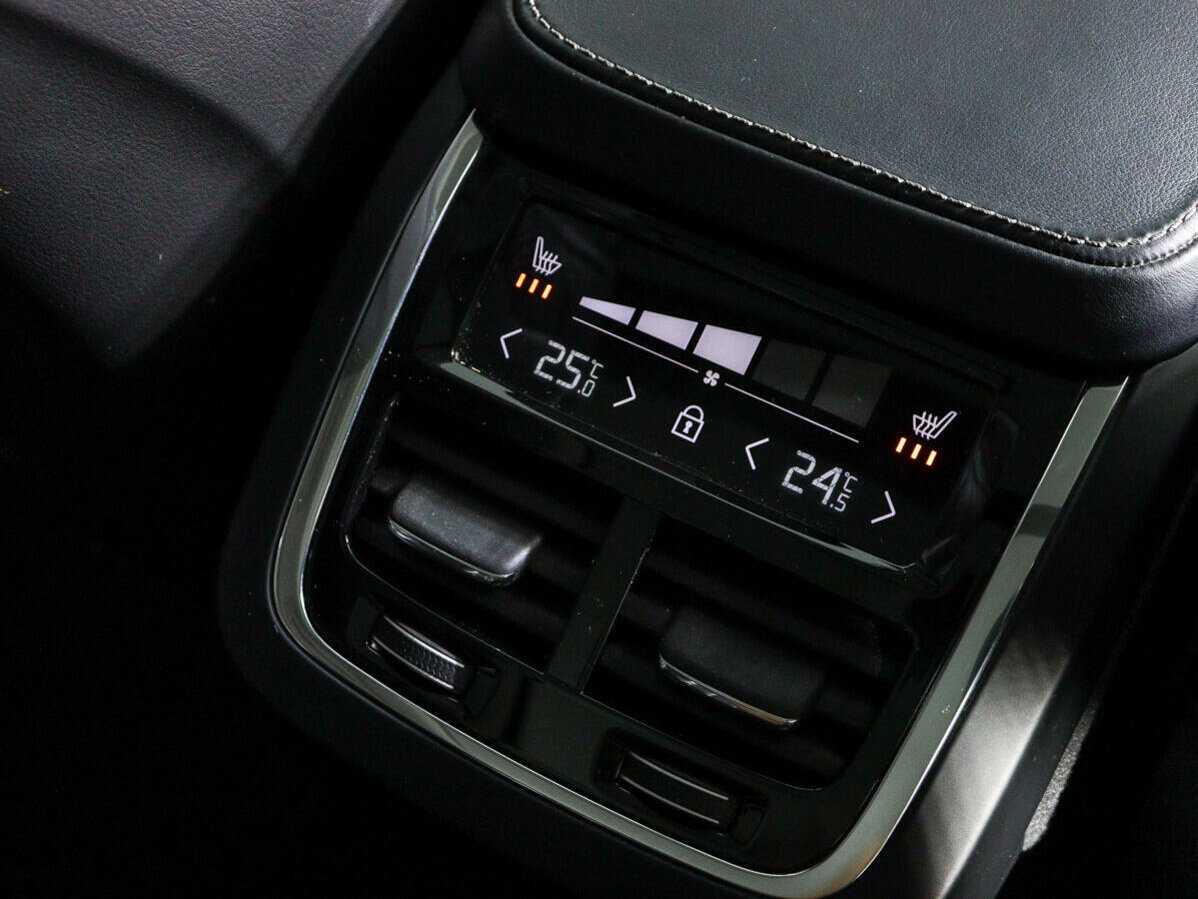 Купить Volvo XC90 с пробегом. Фото: #15