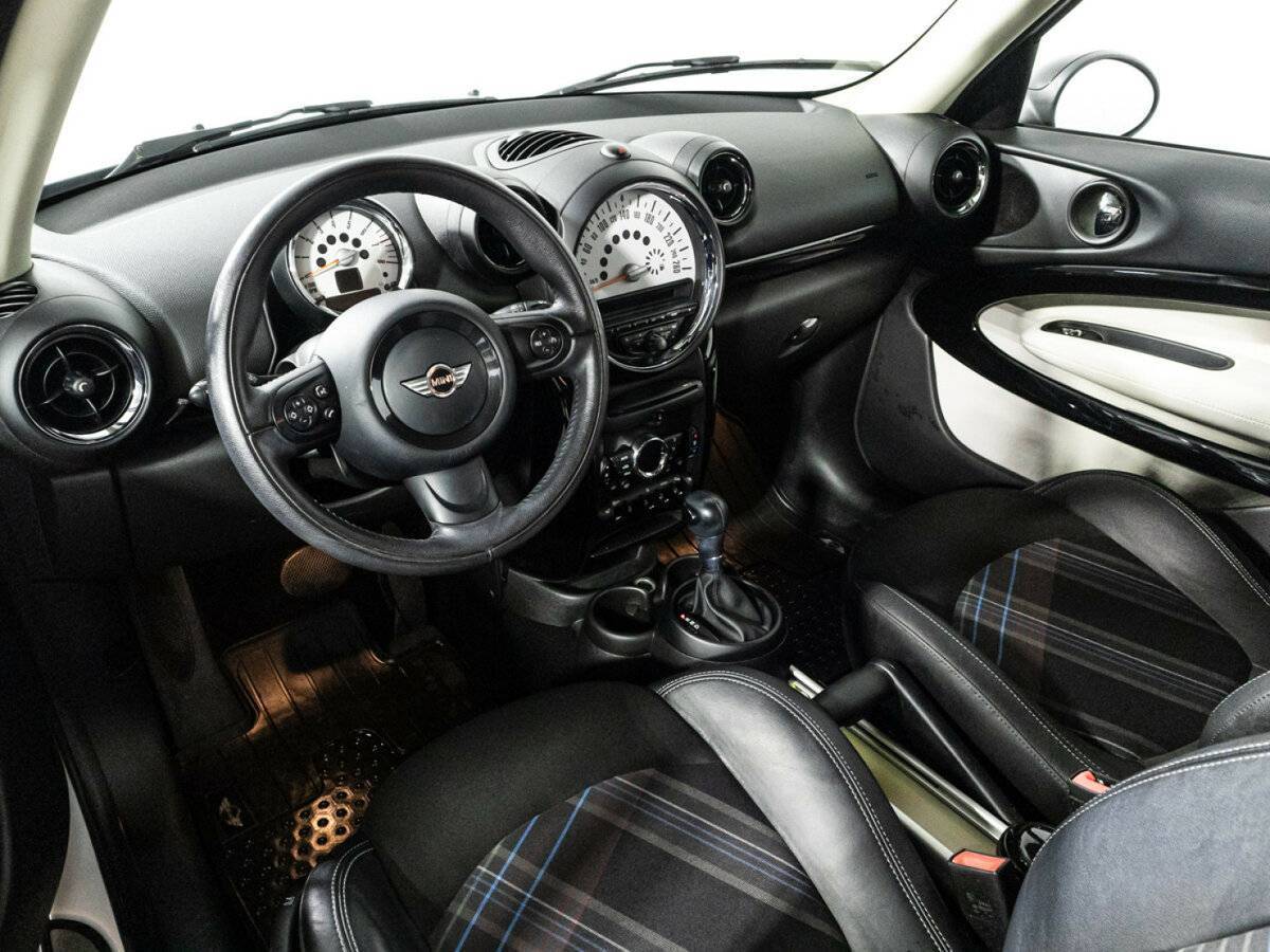 Купить Mini Paceman с пробегом. Фото: #10
