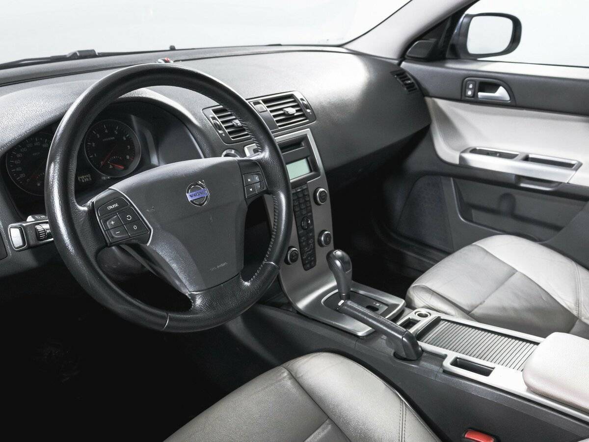 Купить Volvo S40 с пробегом. Фото: #13