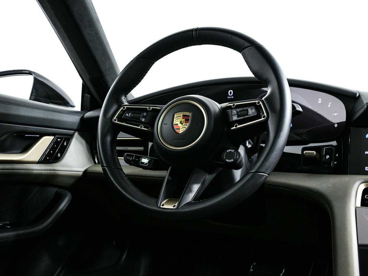 Купить Porsche Taycan с пробегом. Фото: #18