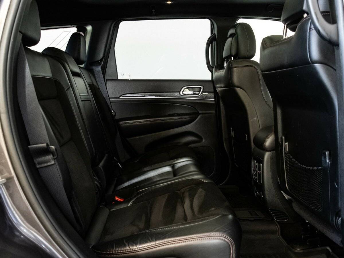 Купить Jeep Grand Cherokee с пробегом. Фото: #18