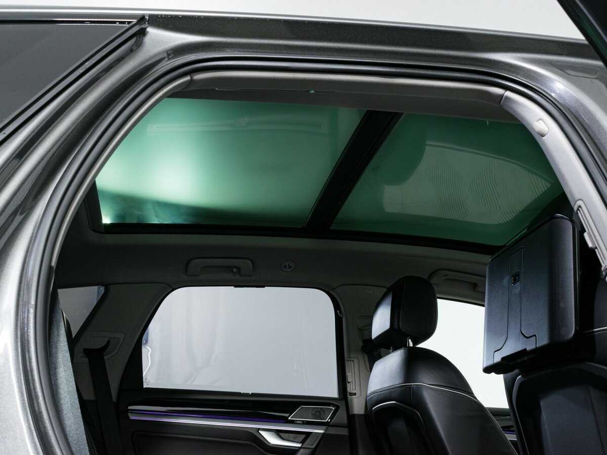 Купить Volkswagen Touareg с пробегом. Фото: #14