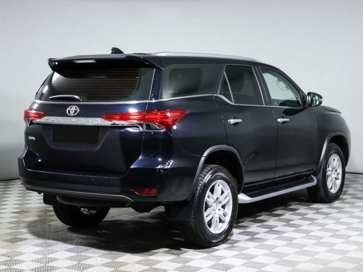 Купить Toyota Fortuner с пробегом. Фото: #3