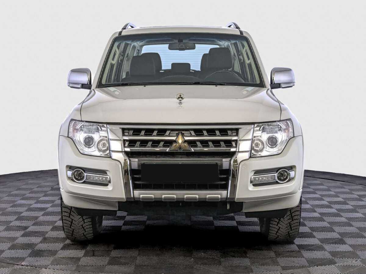 Купить Mitsubishi Pajero с пробегом. Фото: #1
