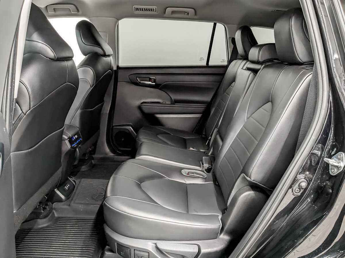 Купить Toyota Highlander с пробегом. Фото: #11