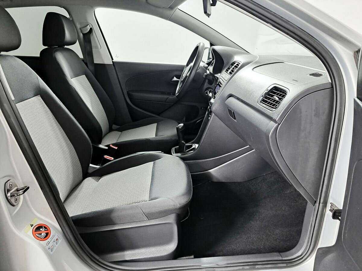 Купить Volkswagen Polo с пробегом. Фото: #8