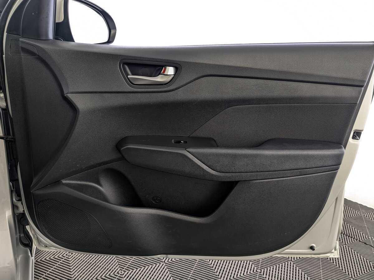 Купить Hyundai Solaris с пробегом. Фото: #22