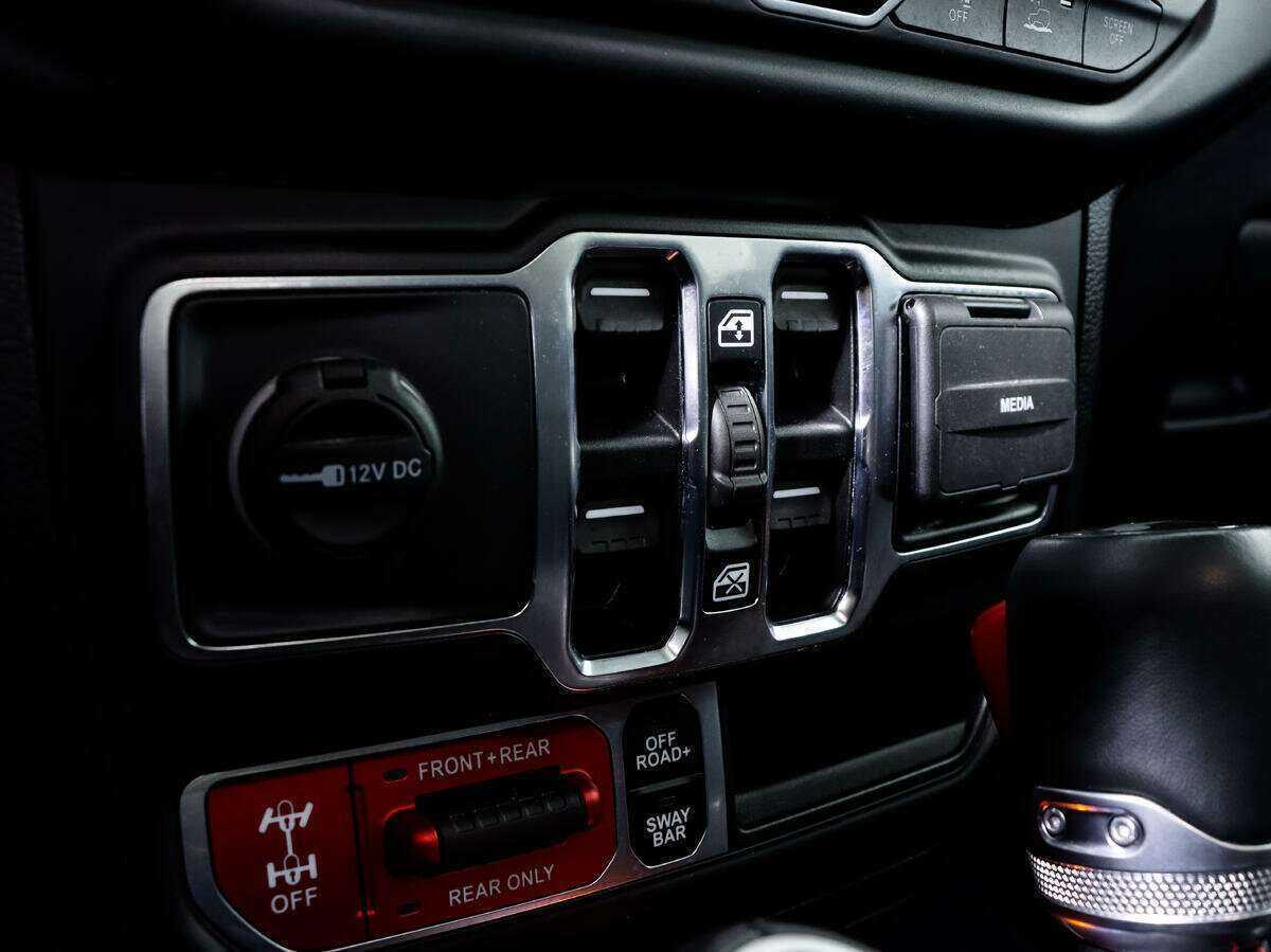 Купить Jeep Wrangler с пробегом. Фото: #18
