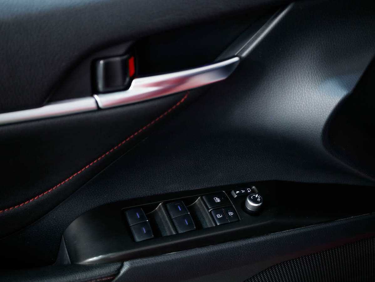 Купить Toyota Camry с пробегом. Фото: #14