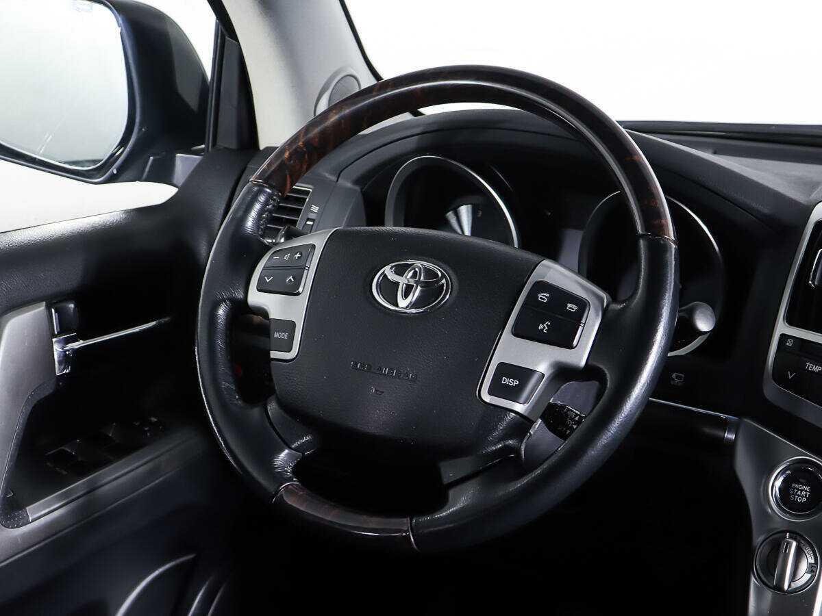 Купить Toyota Land Cruiser с пробегом. Фото: #17
