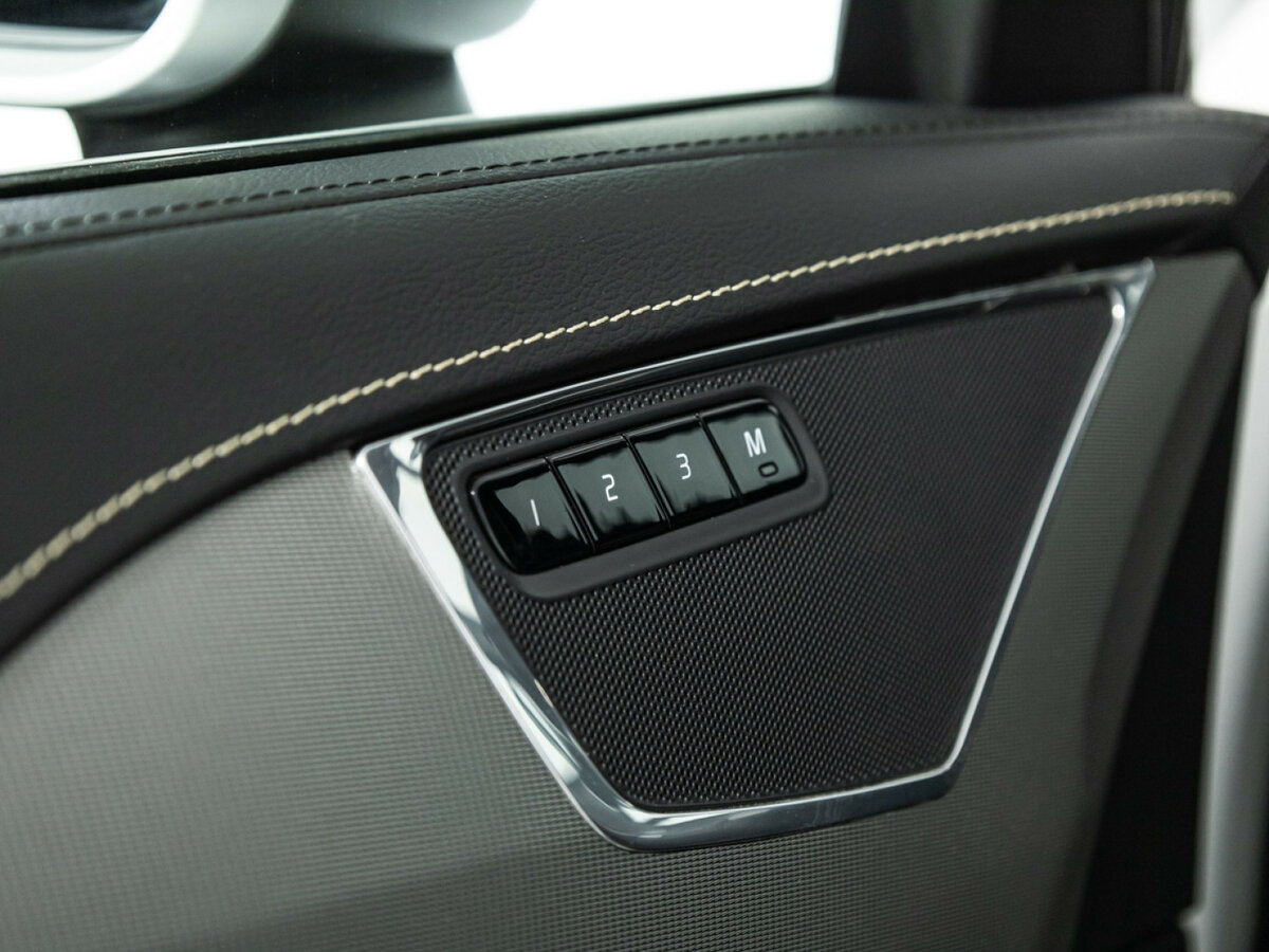 Купить Volvo XC90 с пробегом. Фото: #13