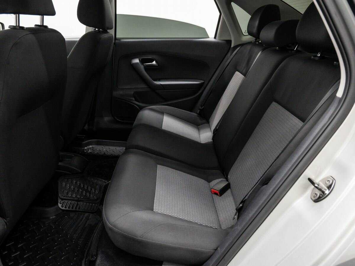 Купить Volkswagen Polo с пробегом. Фото: #10