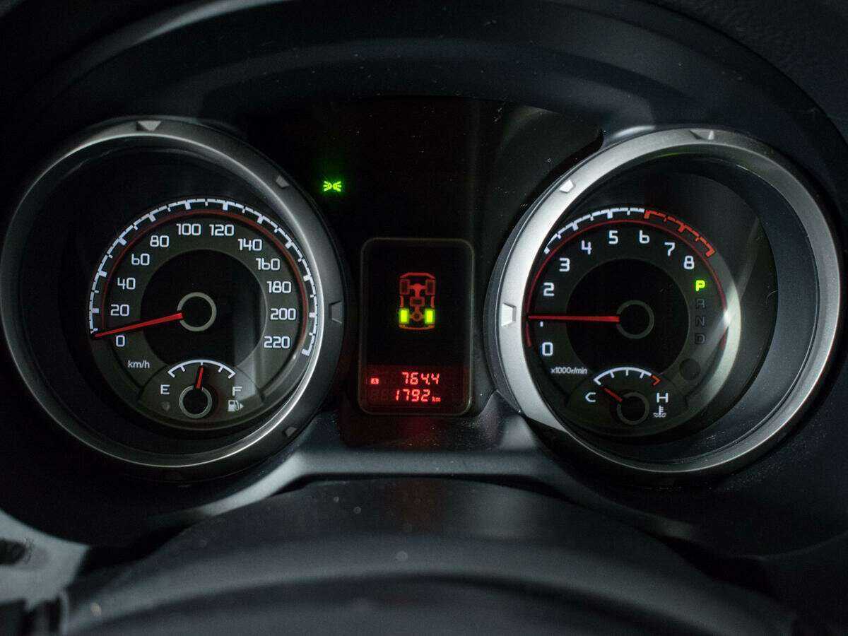Купить Mitsubishi Pajero с пробегом. Фото: #10