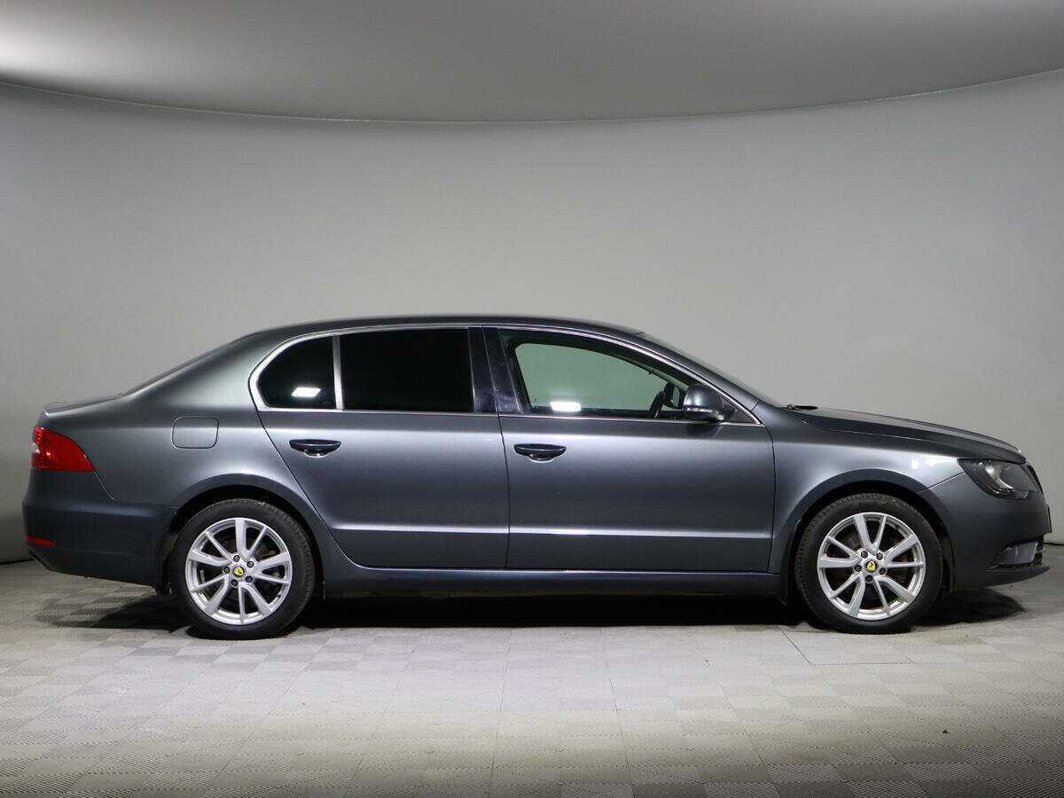 Купить Skoda Superb с пробегом. Фото: #3