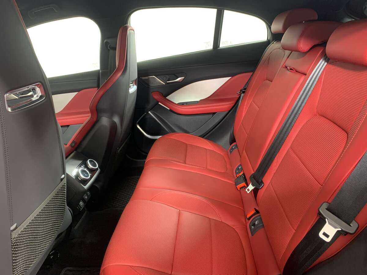 Купить Jaguar I-Pace с пробегом. Фото: #18