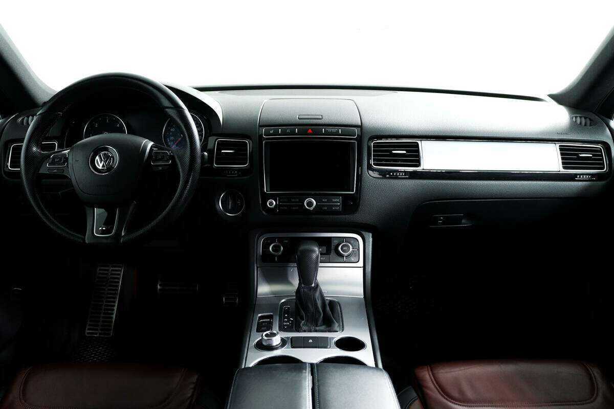 Купить Volkswagen Touareg с пробегом. Фото: #10
