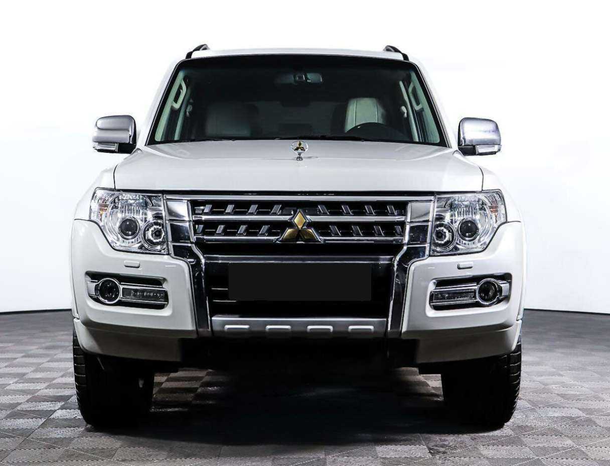Купить Mitsubishi Pajero с пробегом. Фото: #1