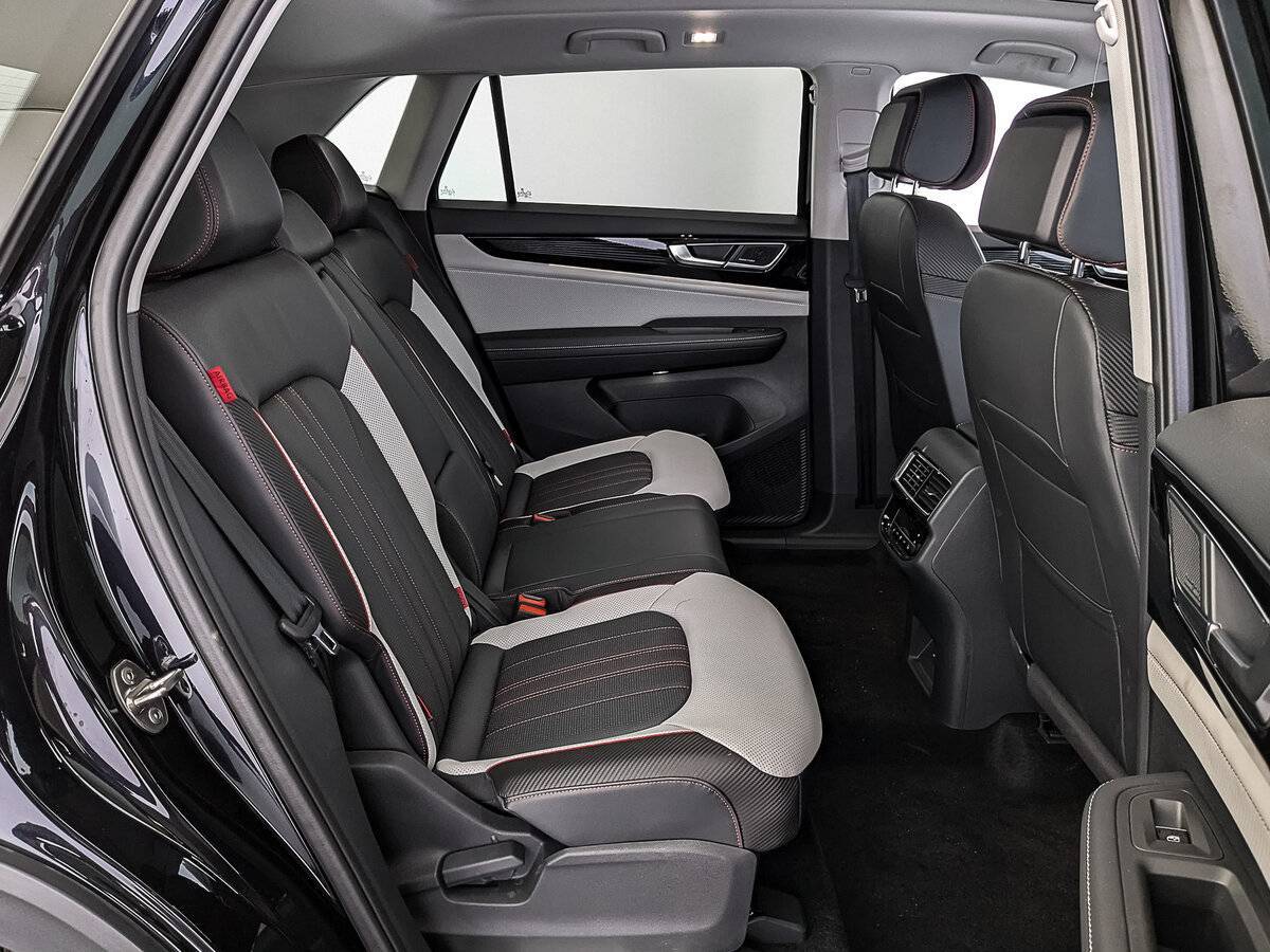 Купить Volkswagen Teramont с пробегом. Фото: #10