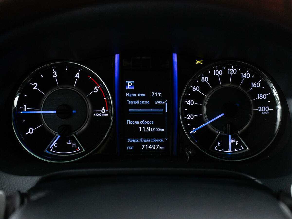 Купить Toyota Fortuner с пробегом. Фото: #11
