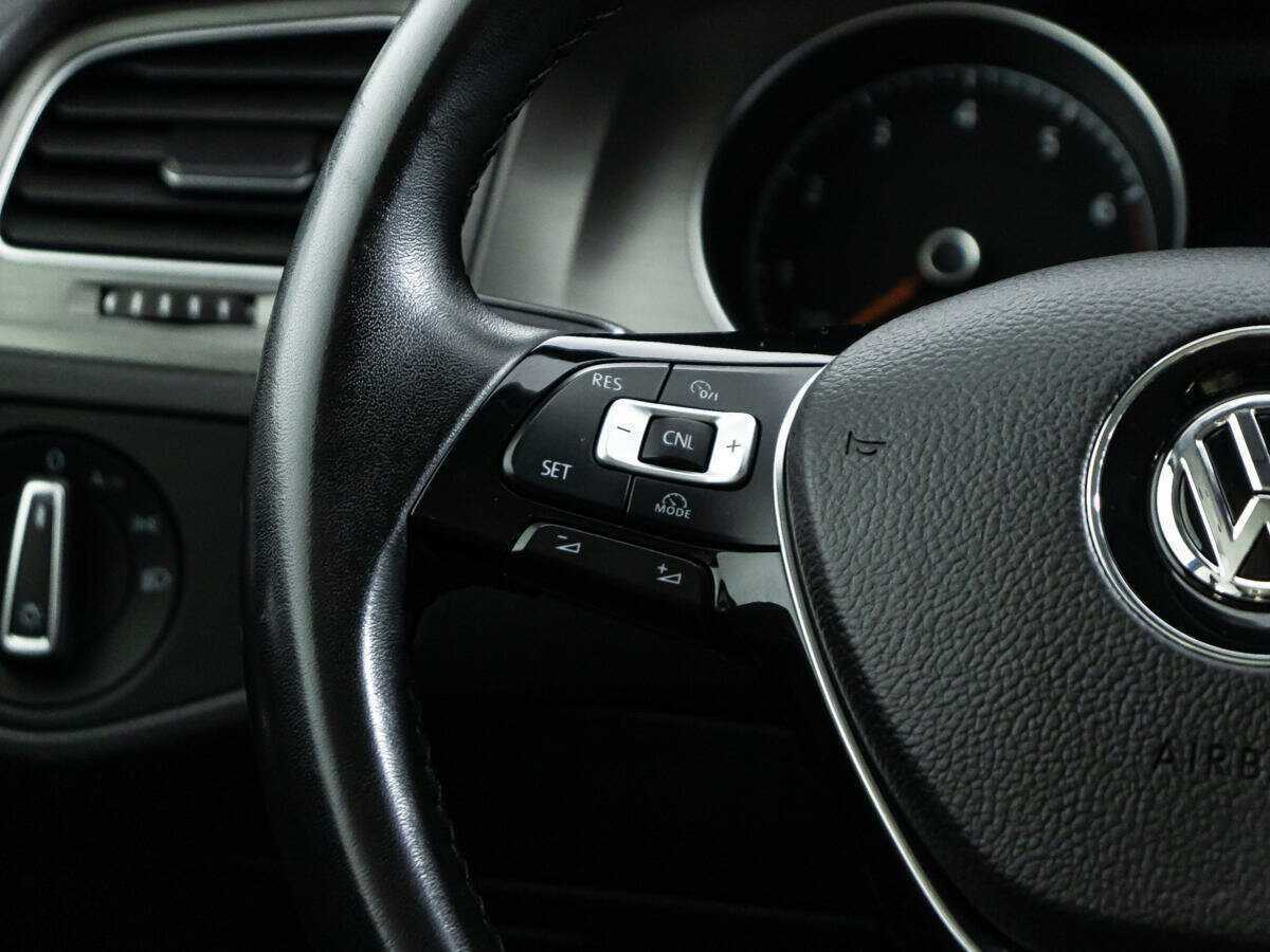 Купить Volkswagen Golf с пробегом. Фото: #18