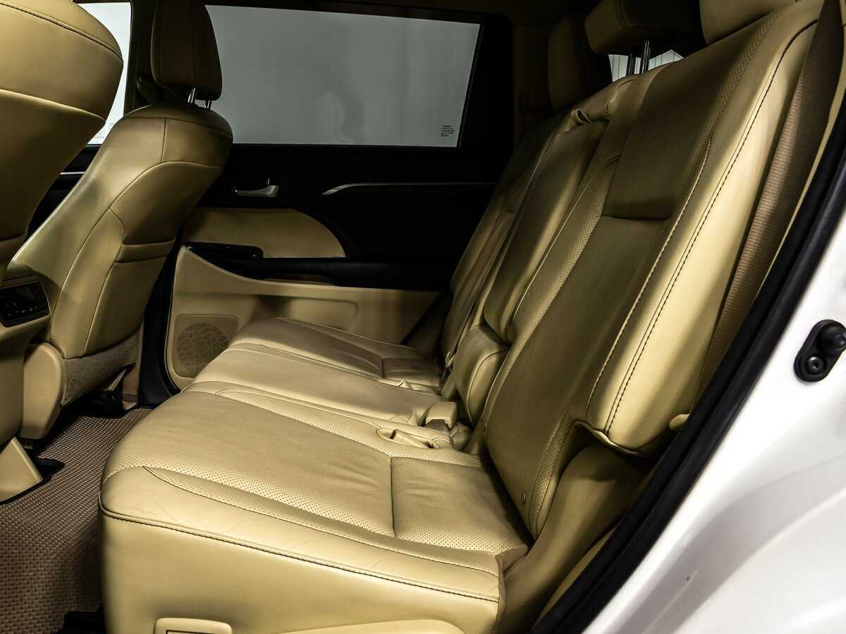 Купить Toyota Highlander с пробегом. Фото: #12