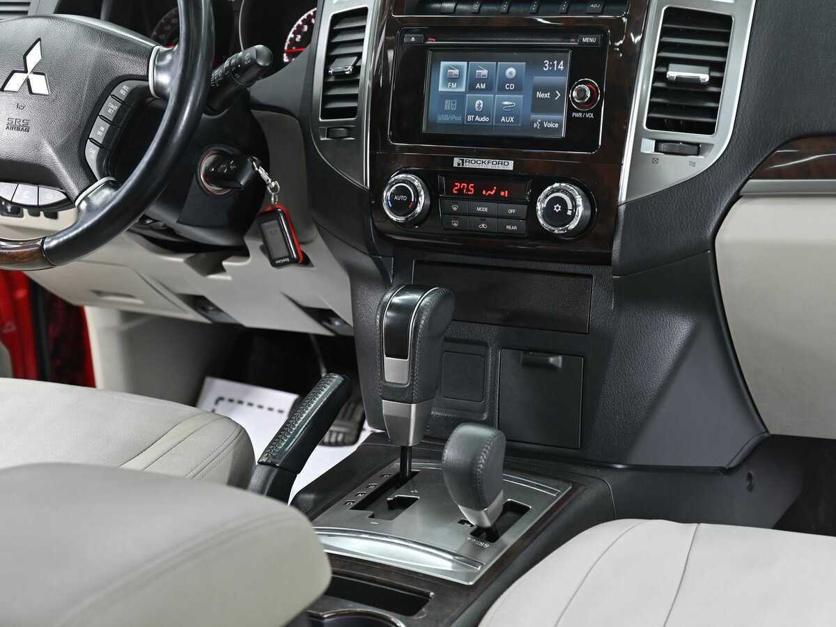 Купить Mitsubishi Pajero с пробегом. Фото: #8