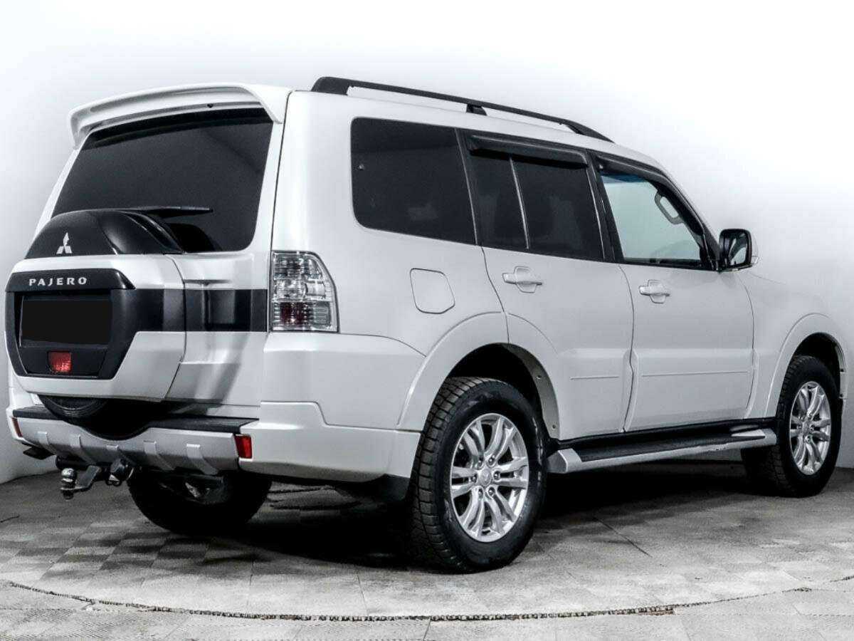 Купить Mitsubishi Pajero с пробегом. Фото: #2