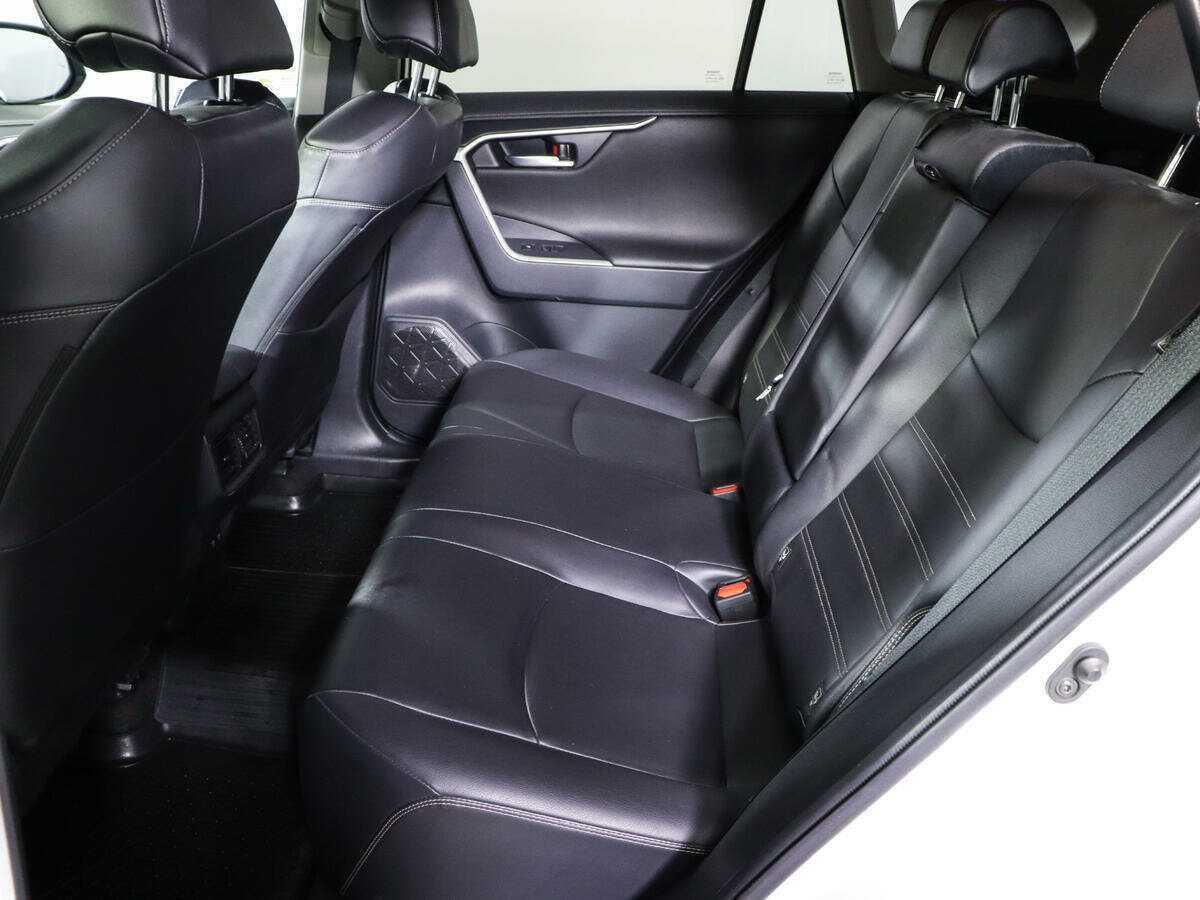 Купить Toyota RAV4 с пробегом. Фото: #7
