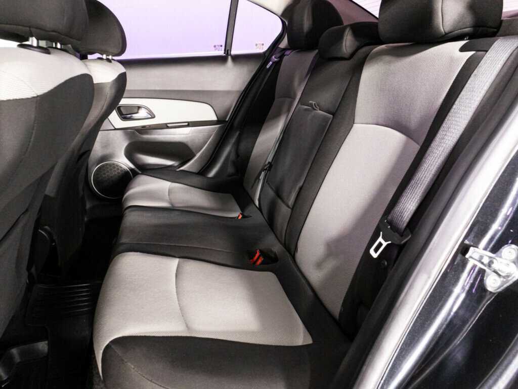 Купить Chevrolet Cruze с пробегом. Фото: #9