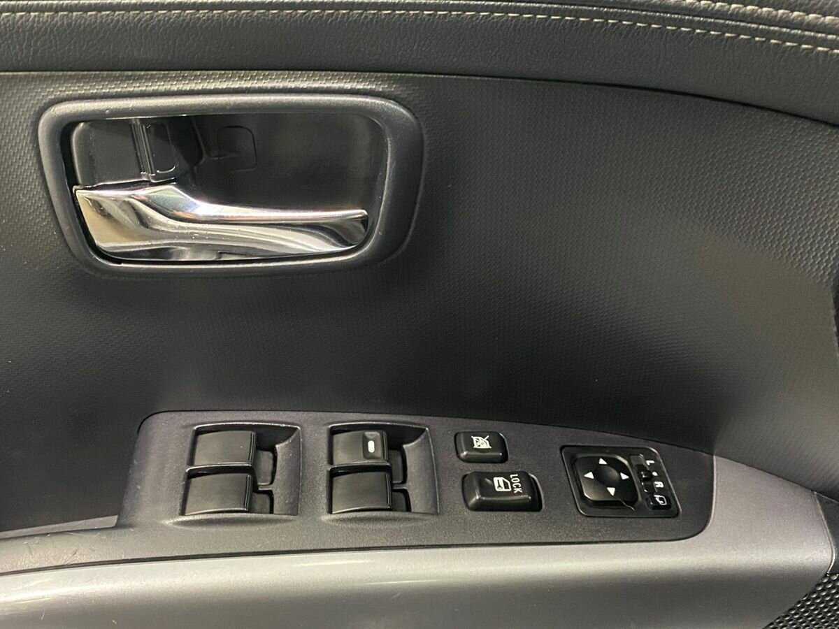 Купить Mitsubishi Outlander с пробегом. Фото: #15