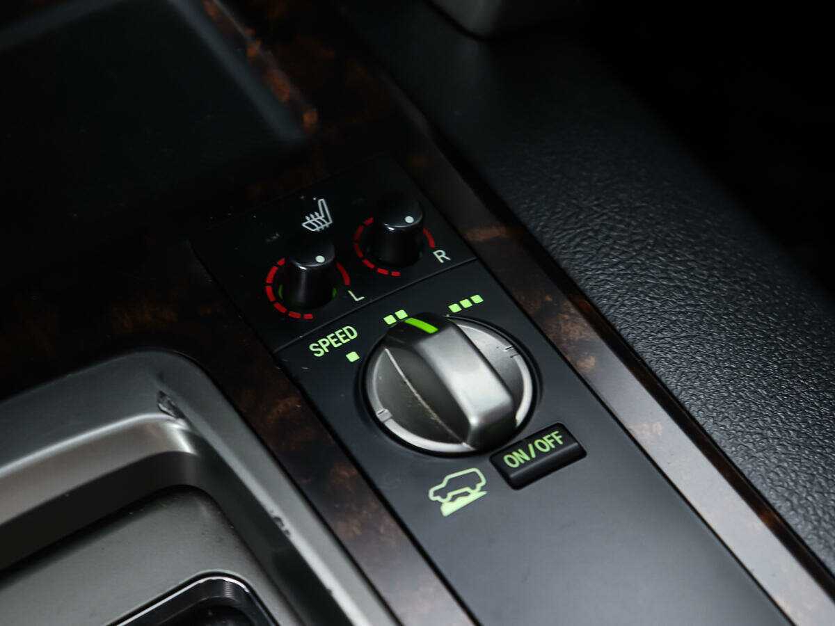 Купить Toyota Land Cruiser с пробегом. Фото: #19