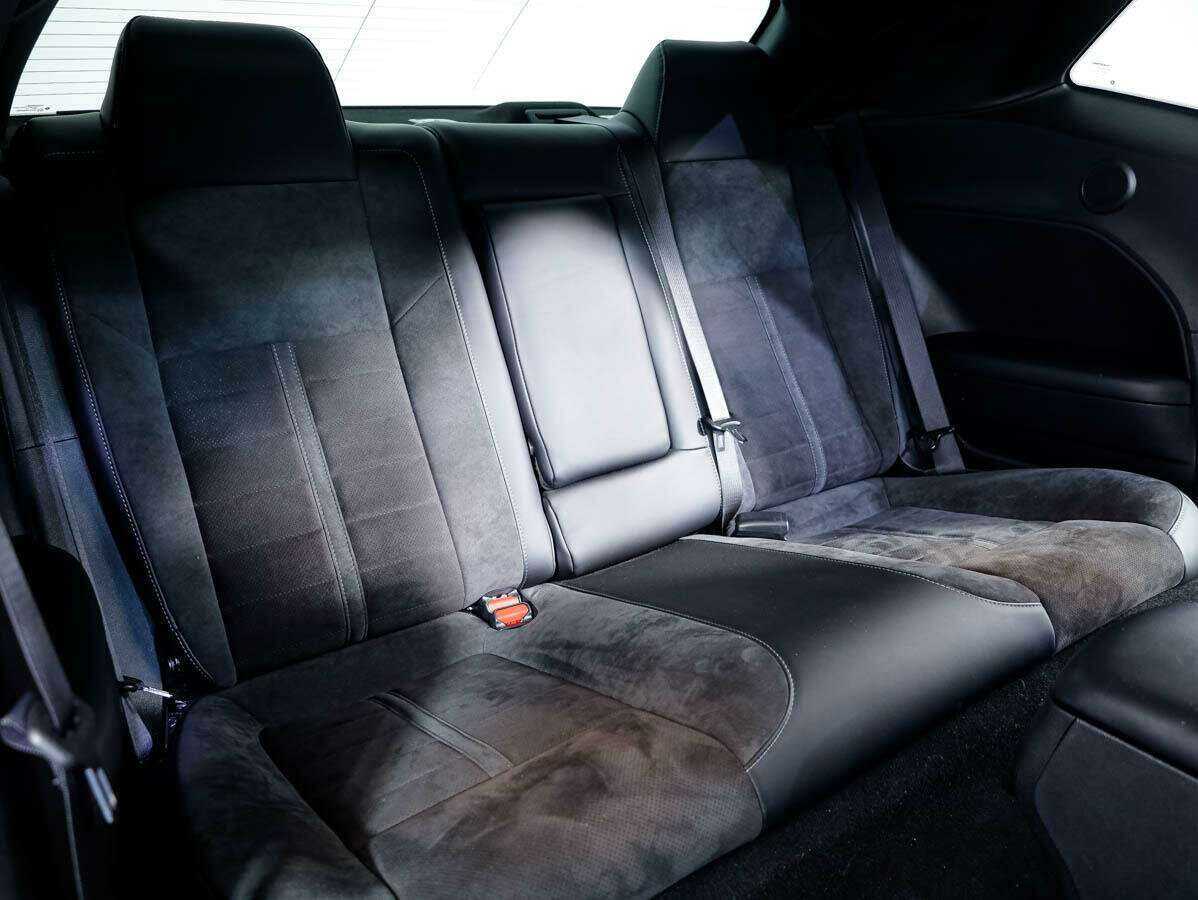 Купить Dodge Challenger с пробегом. Фото: #12