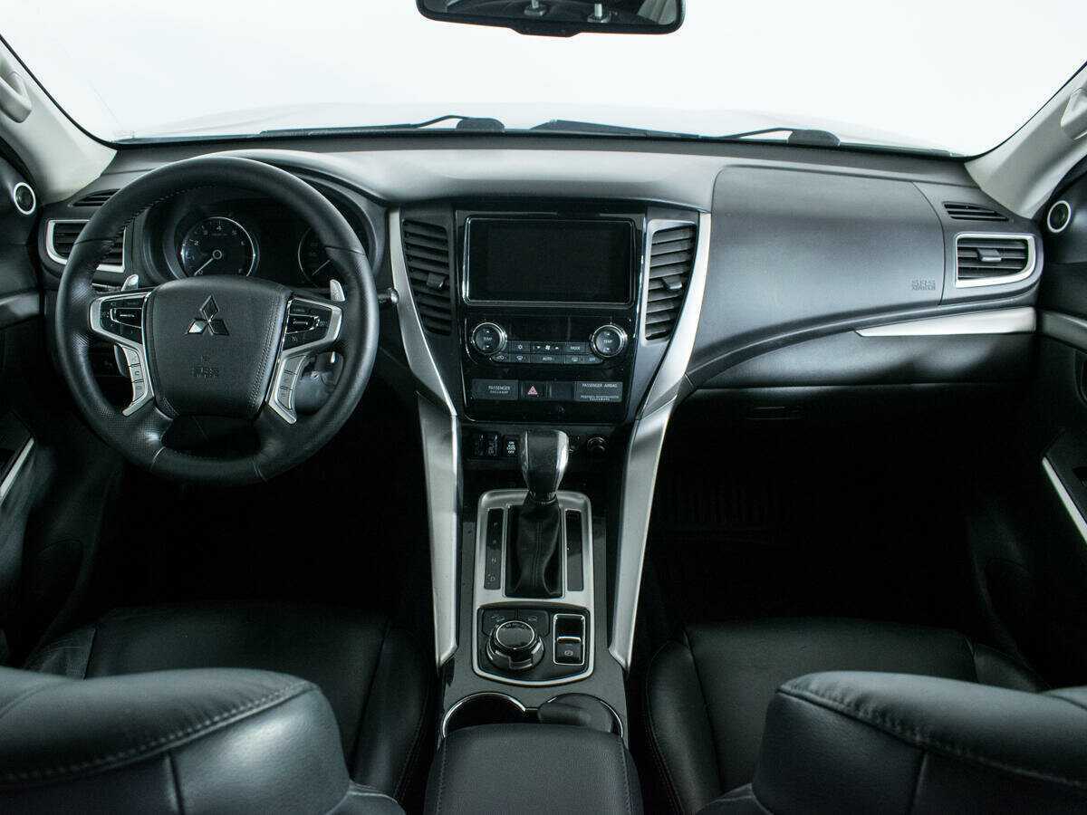 Купить Mitsubishi Pajero Sport с пробегом. Фото: #11