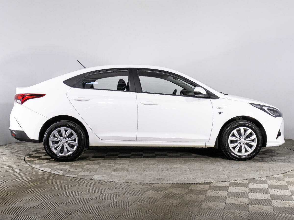 Купить Hyundai Solaris с пробегом. Фото: #3