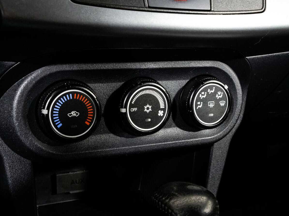 Купить Mitsubishi Lancer с пробегом. Фото: #12