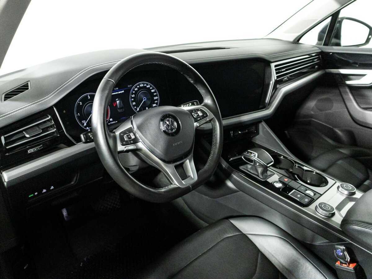 Купить Volkswagen Touareg с пробегом. Фото: #9