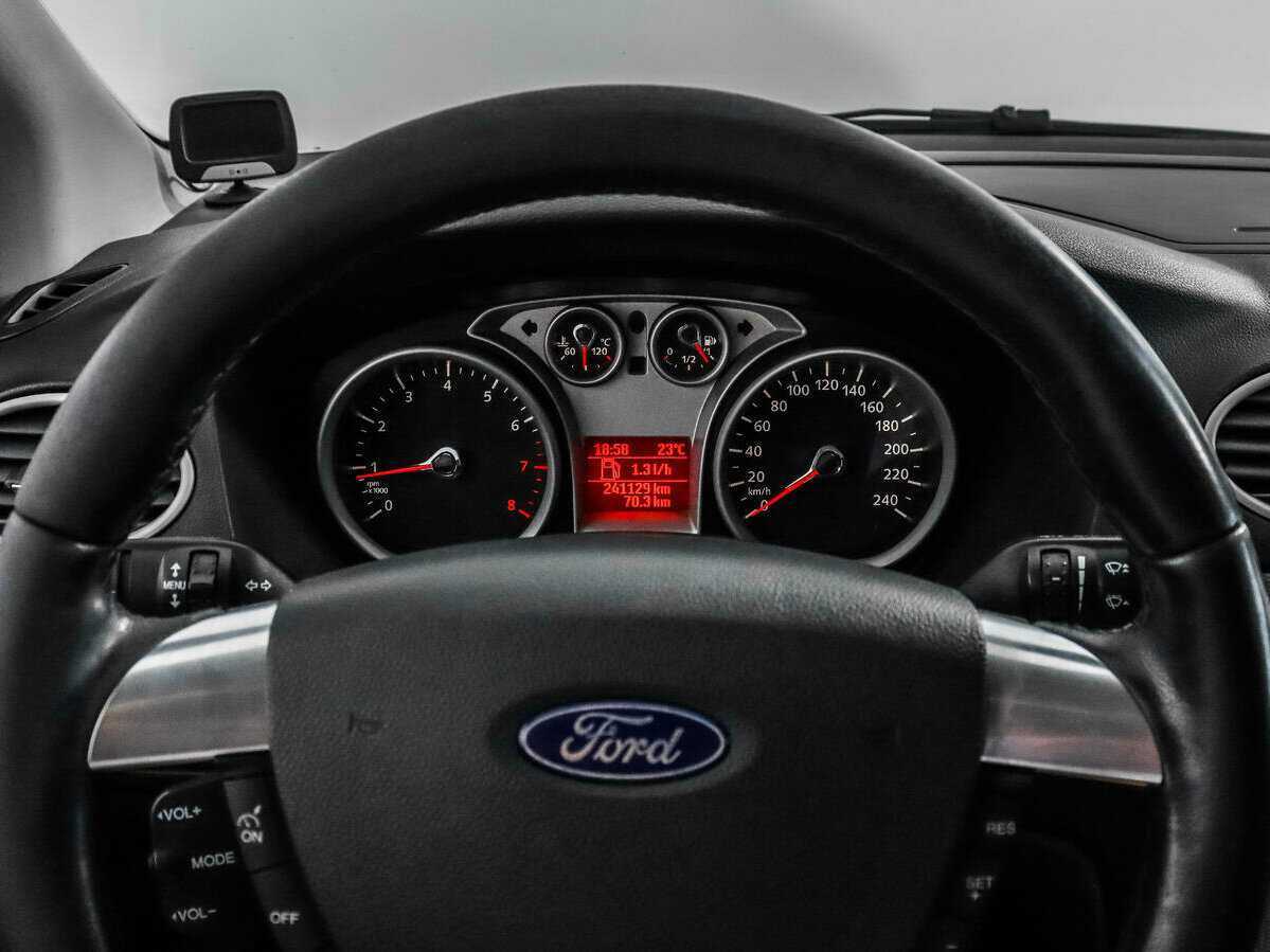 Купить Ford Focus с пробегом. Фото: #15