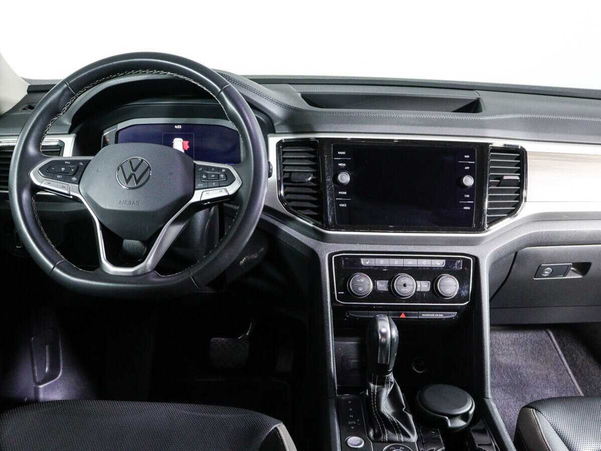 Купить Volkswagen Teramont с пробегом. Фото: #9