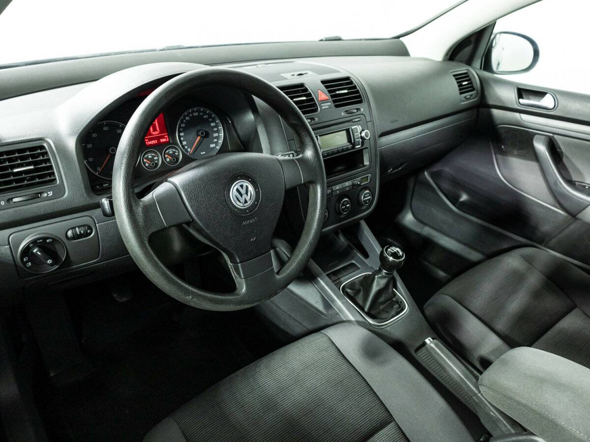 Купить Volkswagen Golf с пробегом. Фото: #10