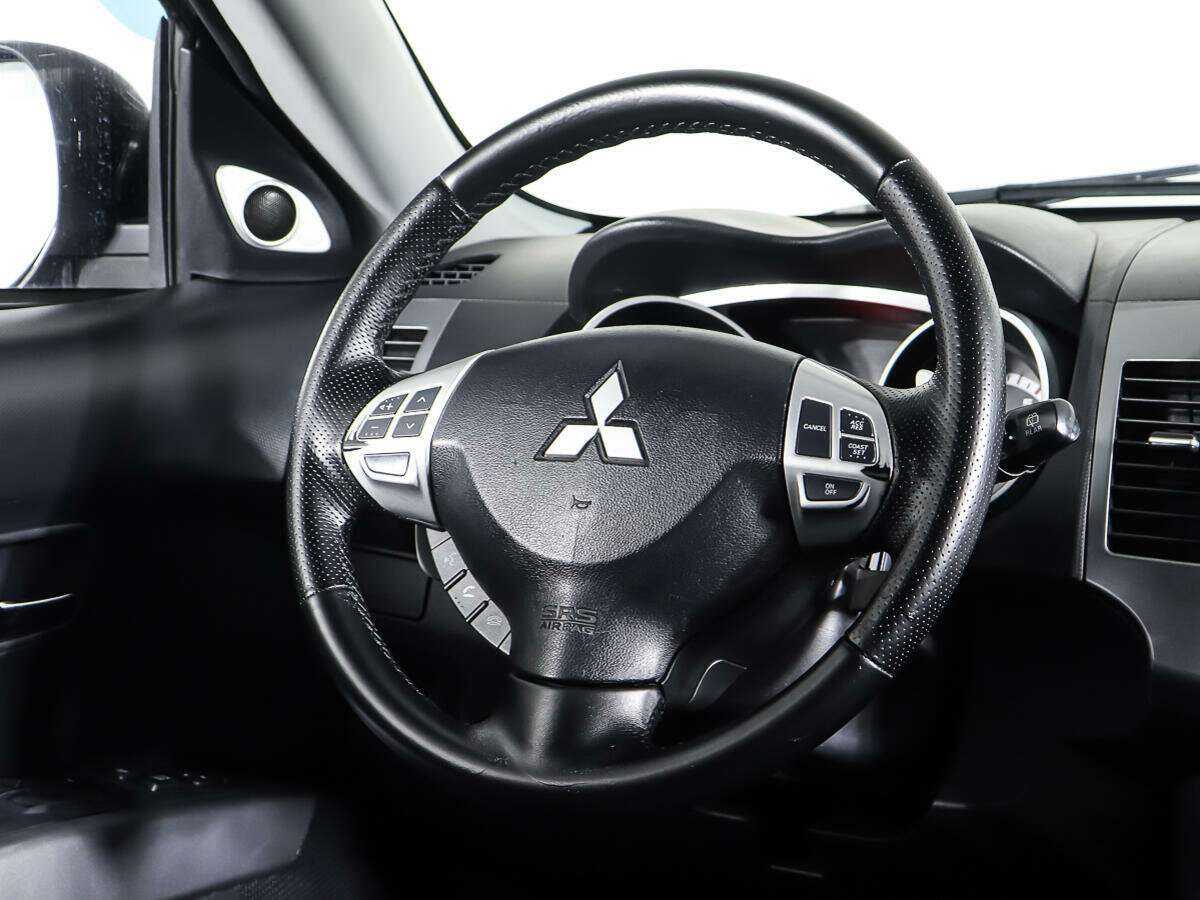 Купить Mitsubishi Outlander с пробегом. Фото: #14