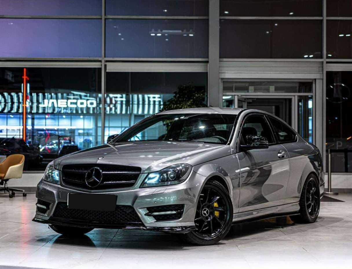 Купить Mercedes-Benz C-Класс с пробегом. Фото: #0