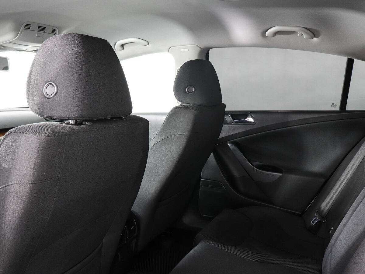 Купить Volkswagen Passat с пробегом. Фото: #9