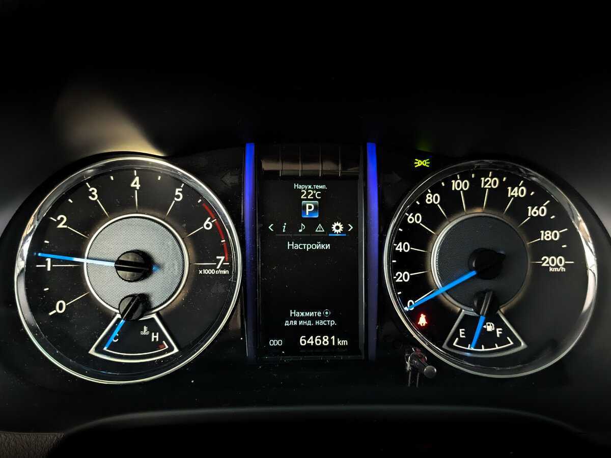 Купить Toyota Fortuner с пробегом. Фото: #10