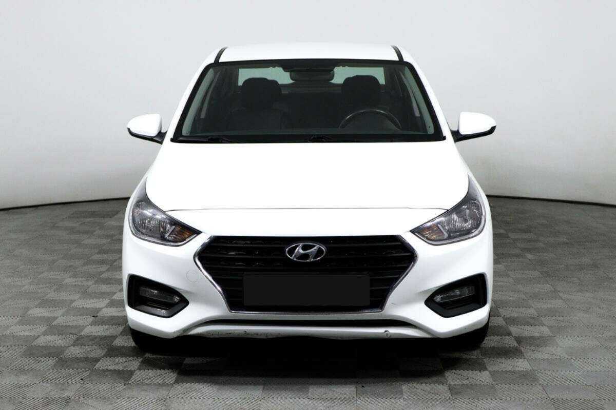 Купить Hyundai Solaris с пробегом. Фото: #1