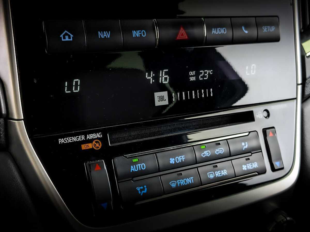 Купить Toyota Land Cruiser с пробегом. Фото: #20