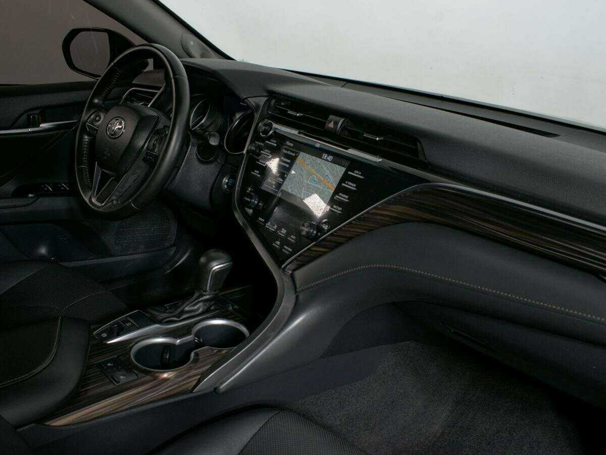 Купить Toyota Camry с пробегом. Фото: #4